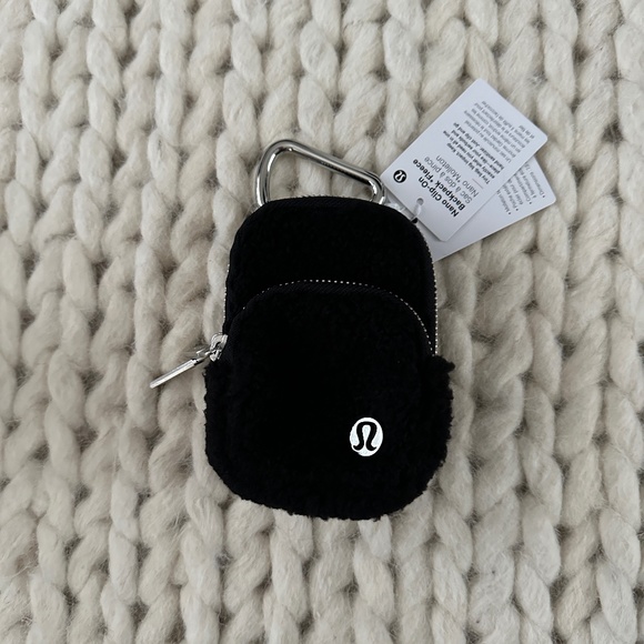 BRAND NEW Lululemon fleece shearling clip on black silver - Picture 1 of 2
